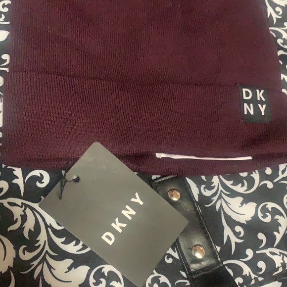 NWT DKNY BURGUNDY SWEATER HAT - Picture 5 of 7
